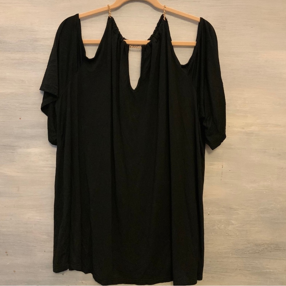 Bloom chic Black Top Blouse with Gold Chain Neckline Short Sleeve Good Condition